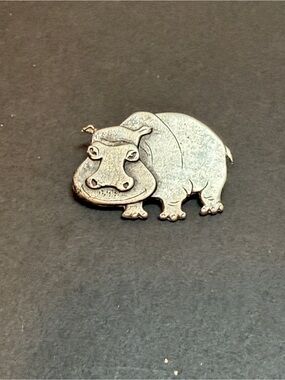 Vintage Metzke Silver Hippo Brooch Pin